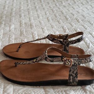 Clarks. GUC. Sandals; Faux Snakeskin Print. Size 7 1/2